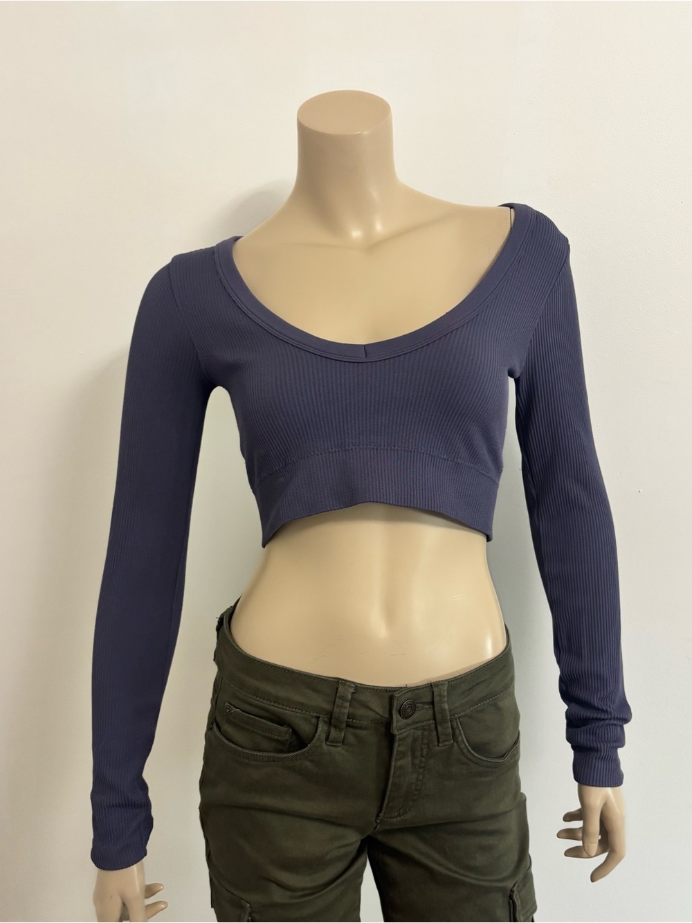 Garage Purple Sonia Seamless Long Sleeve Crop Top Size Small - Picture 2 of 4